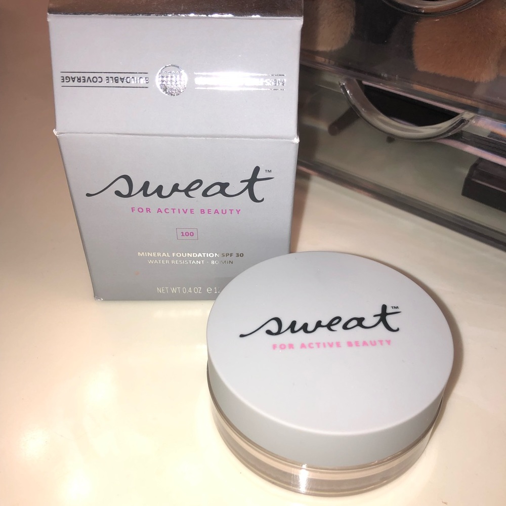 SWEAT POWDER FOUNDATION